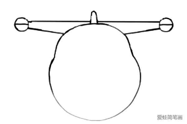 3.接着画顶部的机翼。