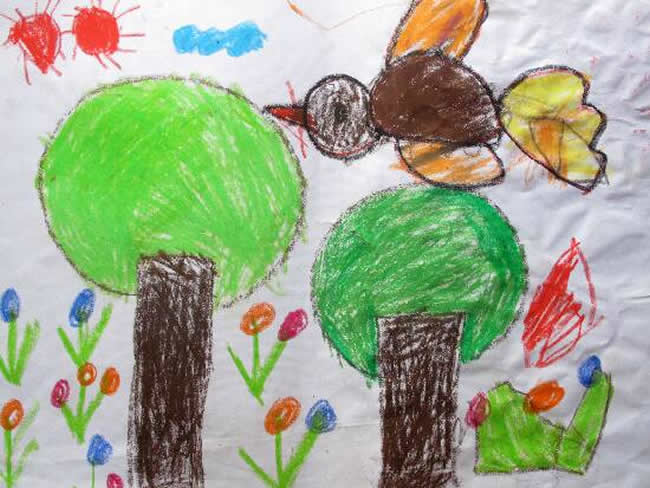 幼儿园儿童画春天的树林-蜡笔画图片