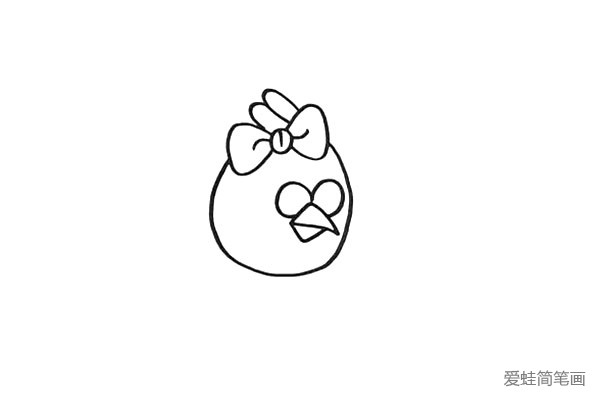 4.再画出它的嘴巴.两个大小不同的三角形相对。