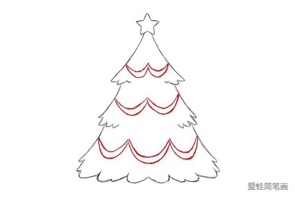5.在内部画上类似W形状的曲线，作为圣诞树上挂着的彩带。