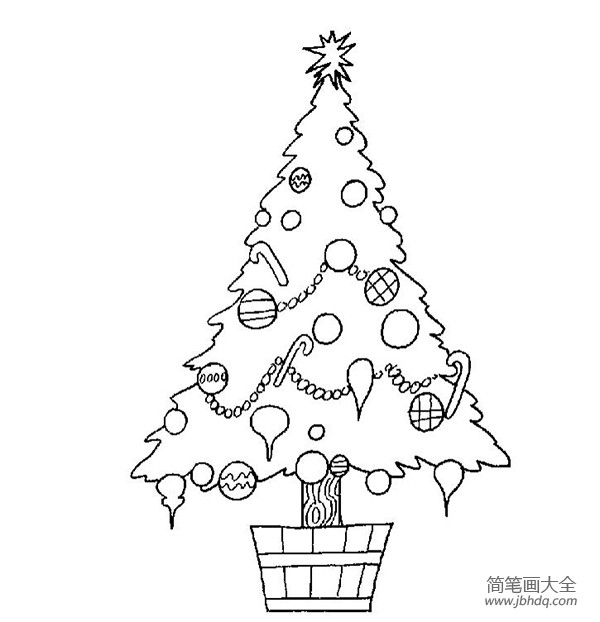 漂亮的圣诞树简笔画