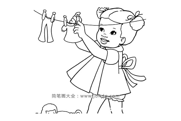 晾衣服的小女孩