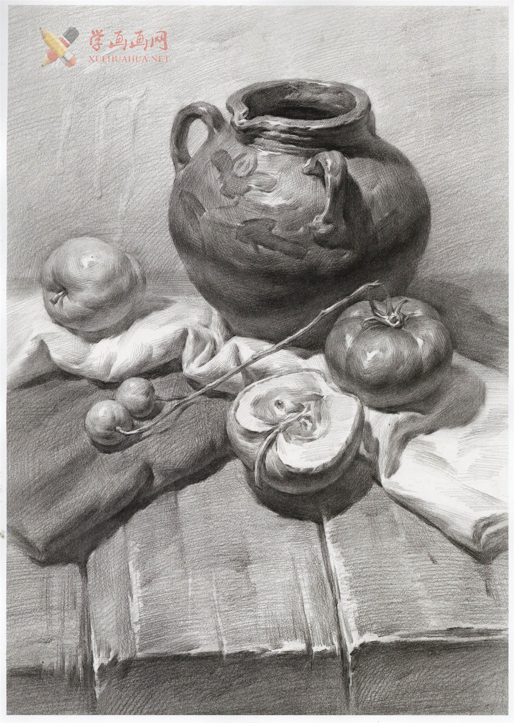 优秀素描静物图片_素描陶罐、梨、西红柿、苹果、木桌的画法(1)