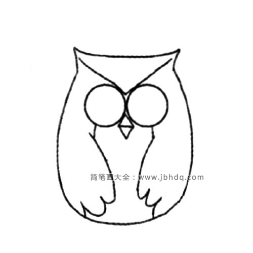 2.接着画猫头鹰的大眼睛和翅膀。