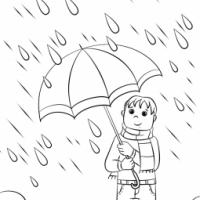 小男孩在雨中