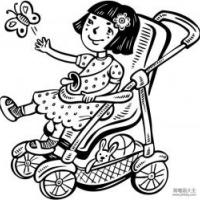 手推车里的小女孩