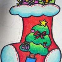 幼儿圣诞节儿童画作品欣赏：装礼物的圣诞袜