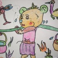 小熊挑水6岁小朋友五一节绘画作品分享